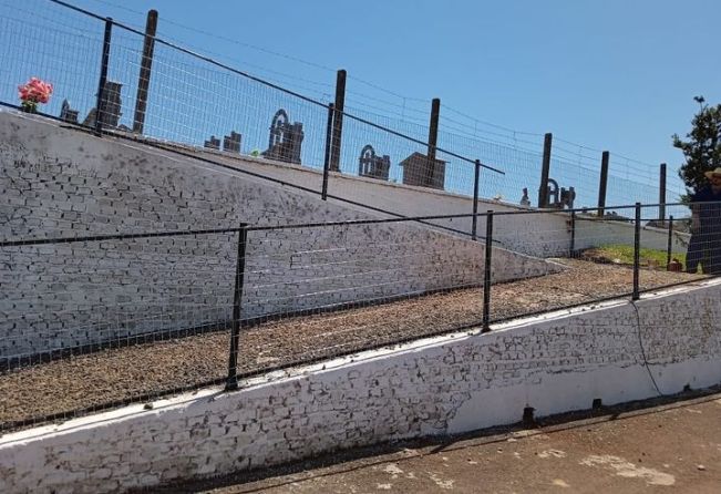 Melhorias foram feitas no Cemitério Municipal.