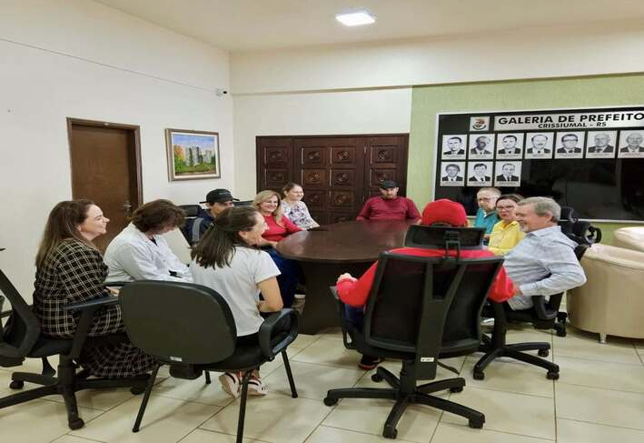 Na manhã desta terça-feira, 06 de maio, a Administração Municipal de Crissiumal recebeu com alegria a visita dos integrantes do CAPS – Centro de Atenção Psicossocial.