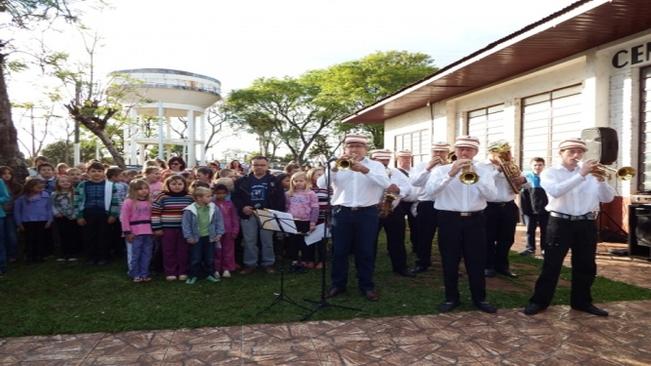 Aberta a IV Feira Municipal do Livro de Crissiumal